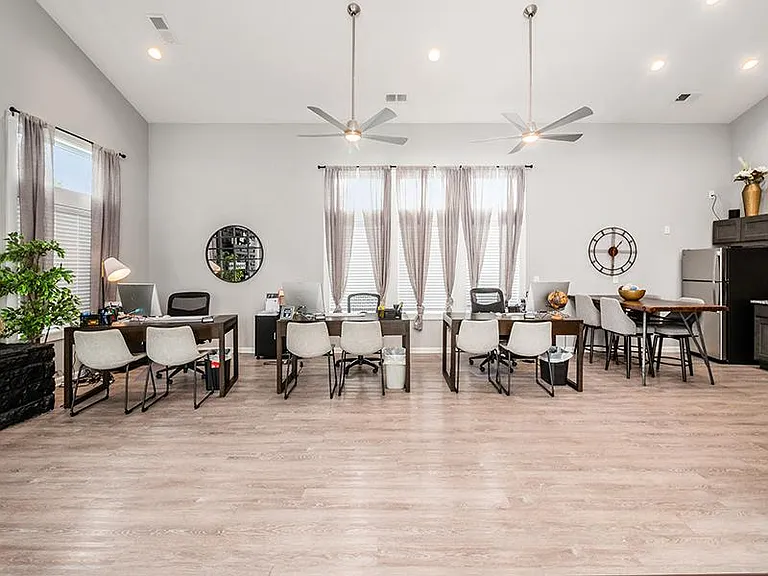 Leasing Office