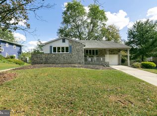 406 Fireside Ln, Cherry Hill, NJ 08003