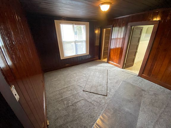 3rd image of 1018 Grace Ave