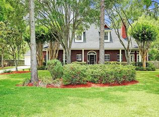 204 Greenbriar Dr, Friendswood, TX 77546