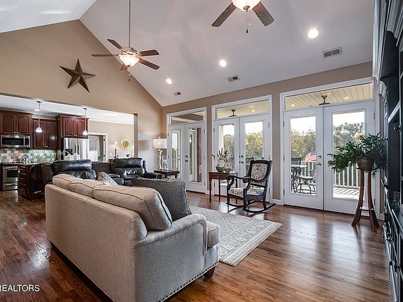 5th image of 105 Idle Oaks Dr