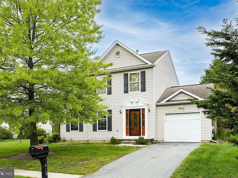 1st image of 419 S Barrington Ct