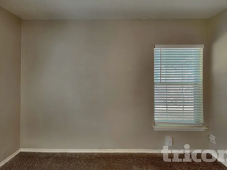706 Olney Dr — Photo 7