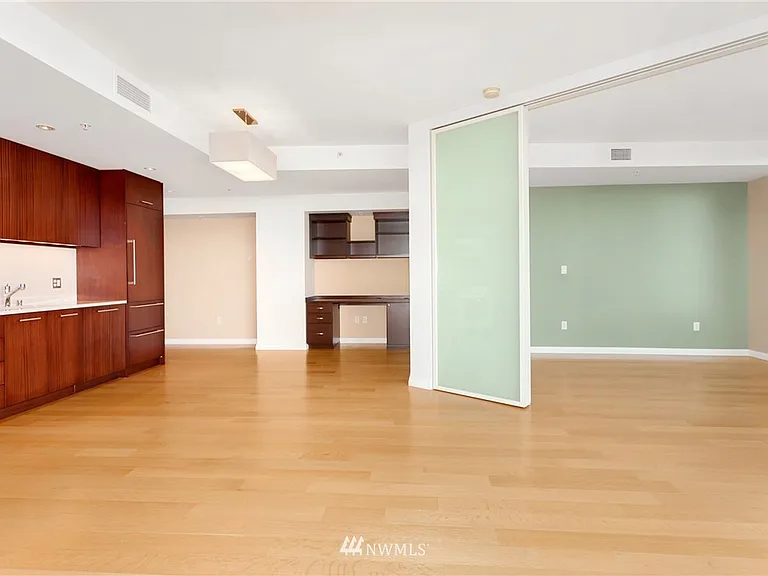 10700 NE 4th St #2008 — Photo 5