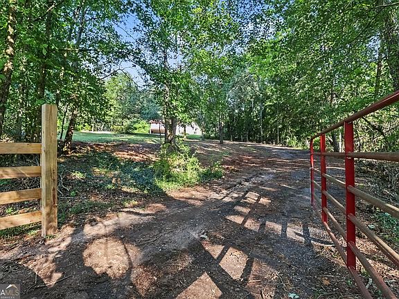 5th image of 462 Wall Bridge Rd