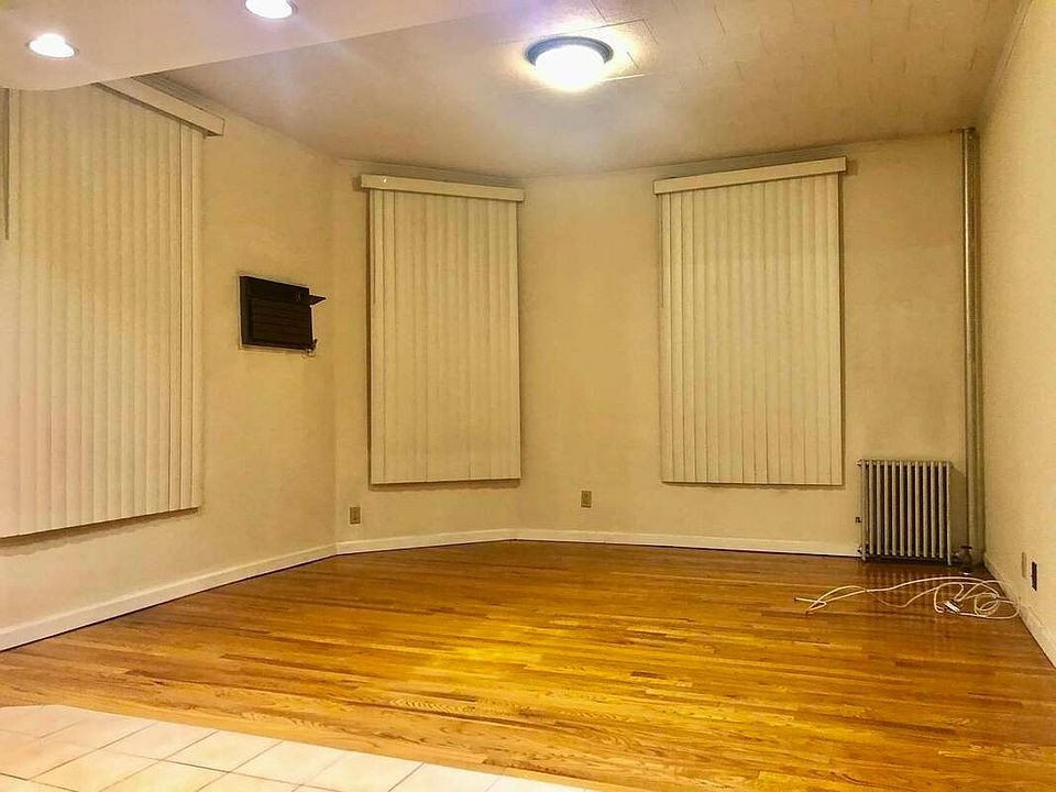 1st image of 30-44 33rd St #1