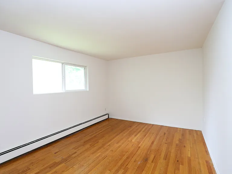 30 Lamb Ave #2D — Photo 7
