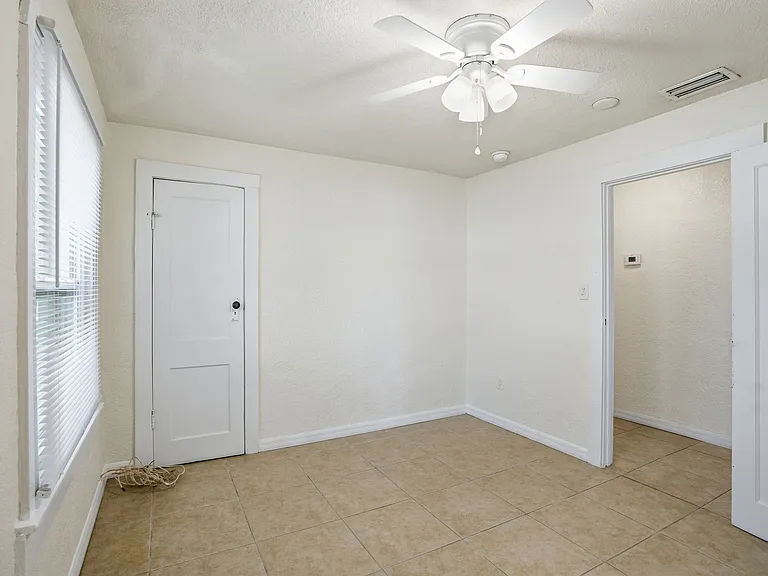 409 Lebeau St — Photo 7