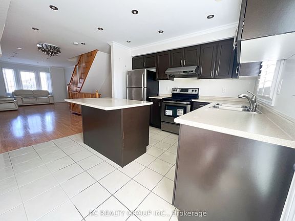5th image of 9912 McCowan Rd