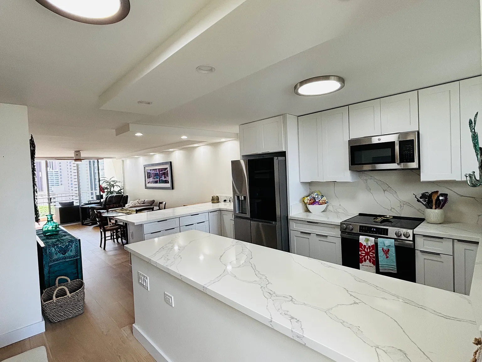 2 bed, 928 sqft, $4,000 — Photo 3