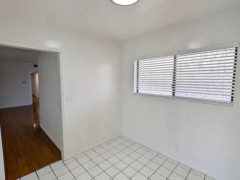 Dickens Garden Apartments — Photo 18
