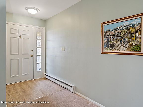3rd image of 107 Buckingham Drive N