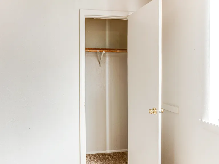Harbor Square Apartments — Photo 7