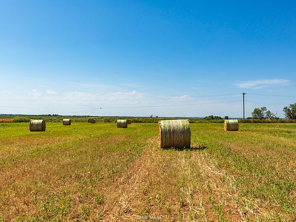 4th image of 2746 Fm