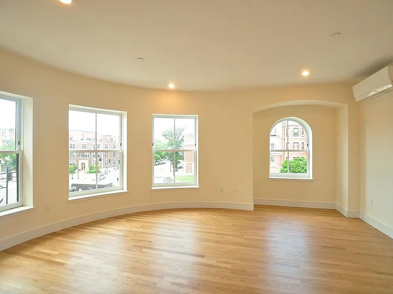 877 Beacon St #7 — Photo 6