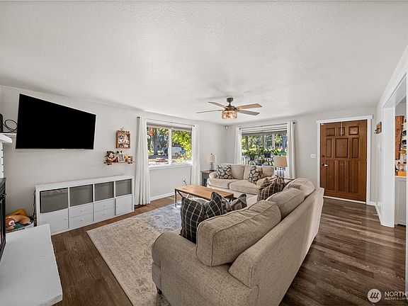 3rd image of 5515 65th Avenue SE