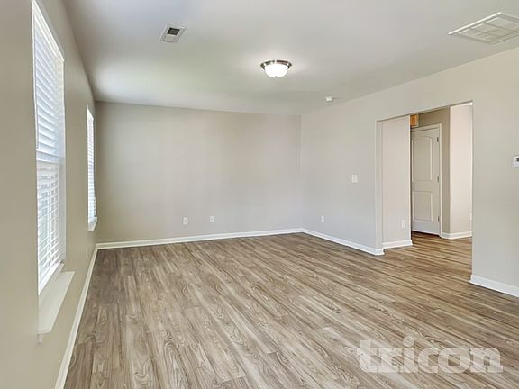 3rd image of 427 Randolph Dr