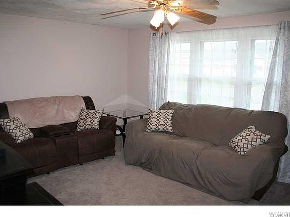 2nd image of 4 Sandra Dr