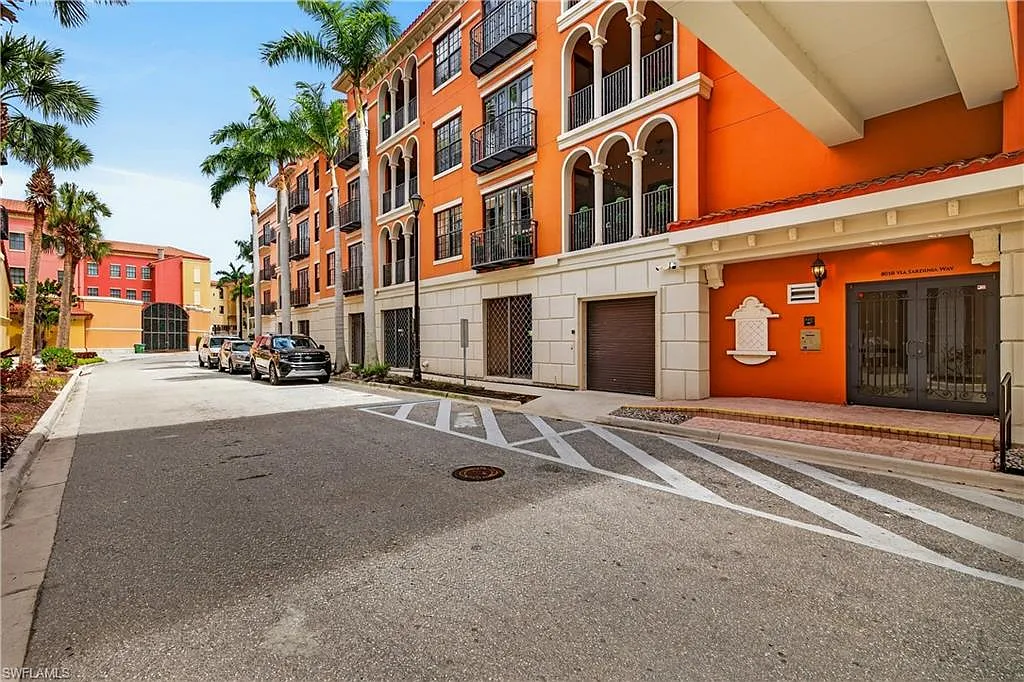 2 bed, 2.0 bath, 1480 sqft, $2,400 — Photo 1