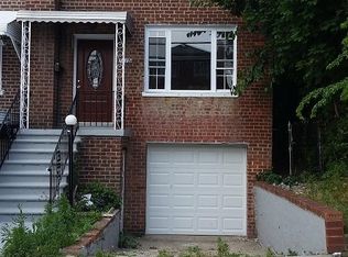 1014 E 215th St, Bronx, NY 10469