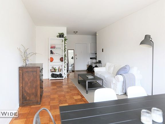 4th image of 401 E 88th St APT 10C