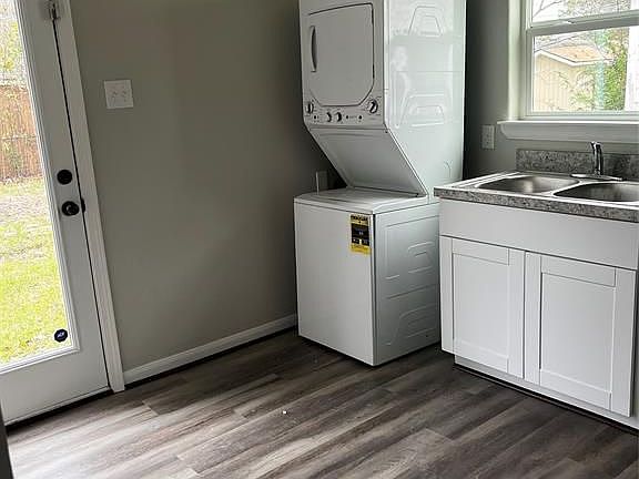 4th image of 405 W James Ave