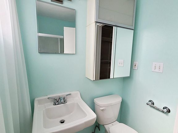 4th image of 4180 Louisiana St APT 2E
