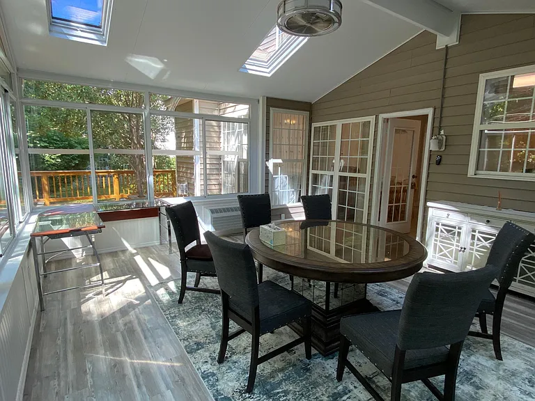 518 Sherwood Forest Pl — Photo 10
