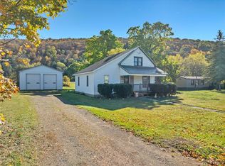 5980 Humphrey Rd, Great valley, NY 14741