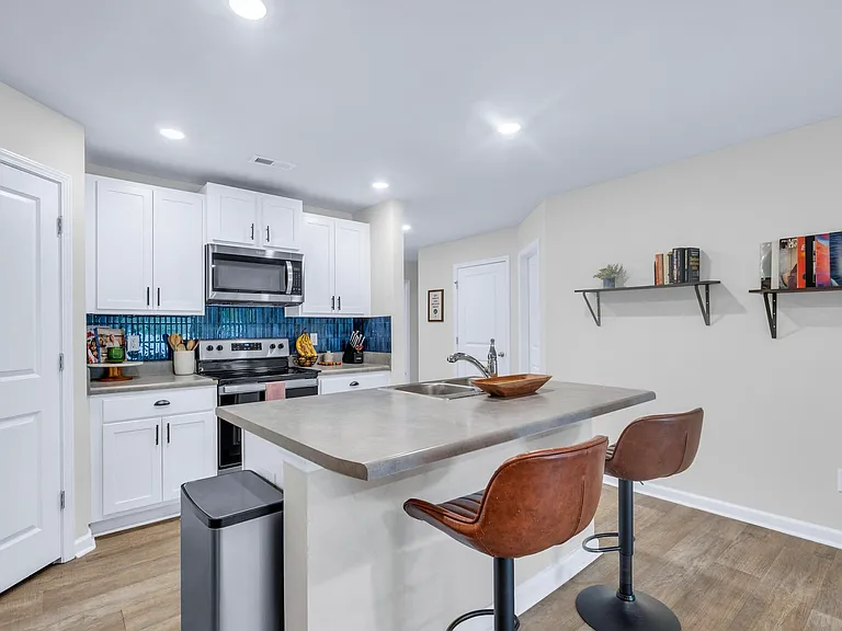 2153 Southern Bayberry Ln NE — Photo 3
