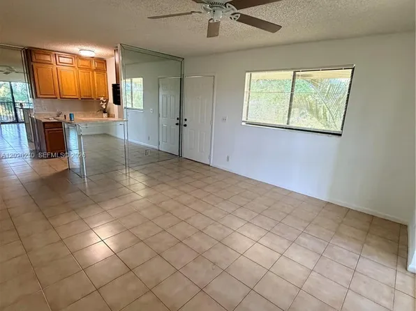 588 Trace Cir APT 202, Deerfield Beach, FL 33441