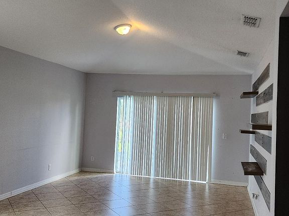 4th image of 3611 Cape Ct