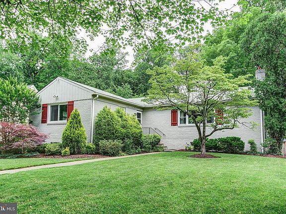 2nd image of 9611 Bellevue Dr