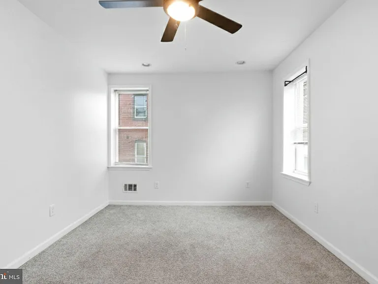 2302 Mount Royal Ter — Photo 5