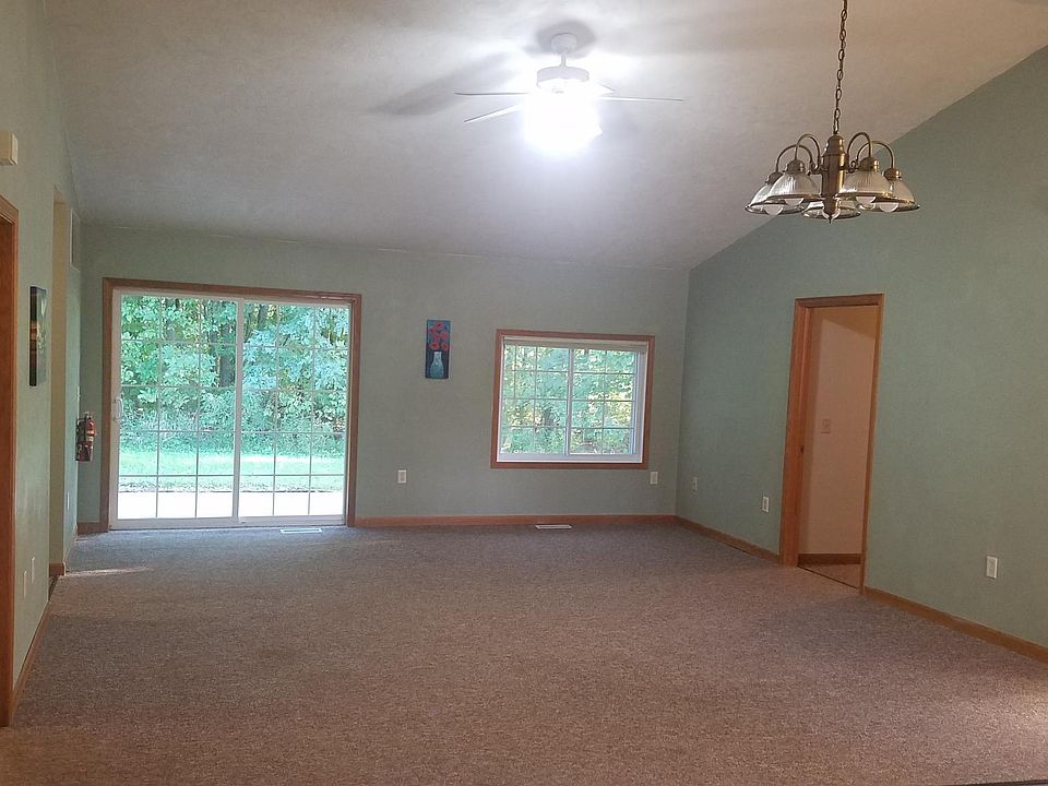 Spacious and bright living area