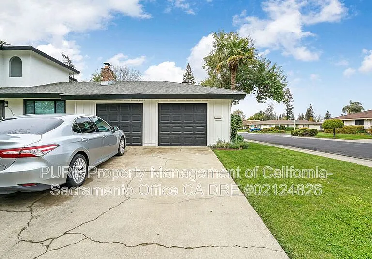 5939 Gloria Dr — Photo 2