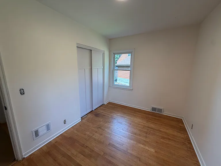 4904 53rd St E — Photo 12
