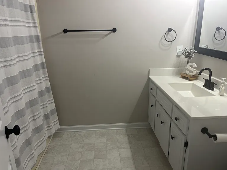 207 Creekview Cir — Photo 11