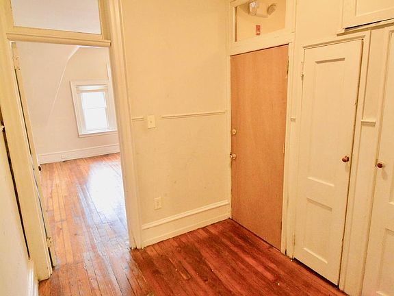 4th image of 218 W Penn St #3