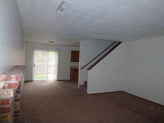 eating area & stairway