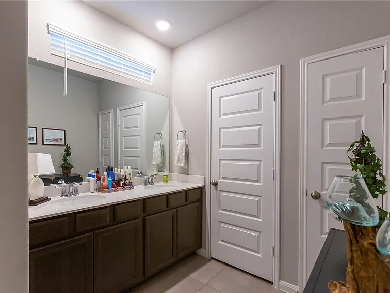7058 Silverleaf Oak St — Photo 8