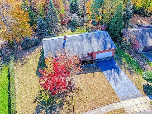 4th image of 1590 Miriam Dr