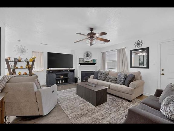 3rd image of 5758 Pinon Altos Rd NW