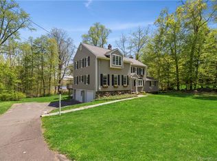 46 Sky Top Rd, Ridgefield, CT 06877