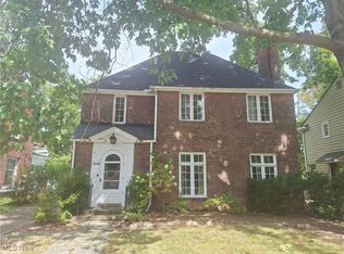 19819 Scottsdale Blvd, Shaker Heights, OH 44122