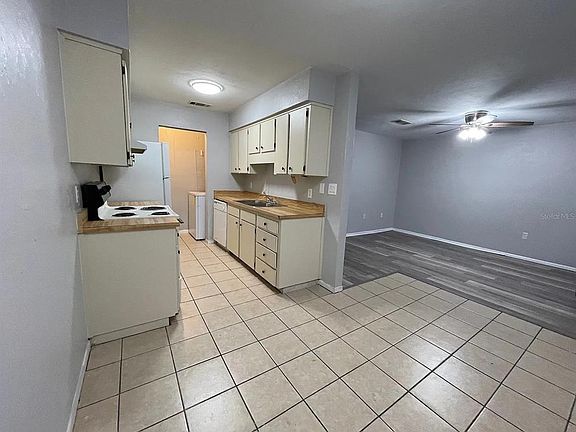 3rd image of 2210 SW 70th Ter