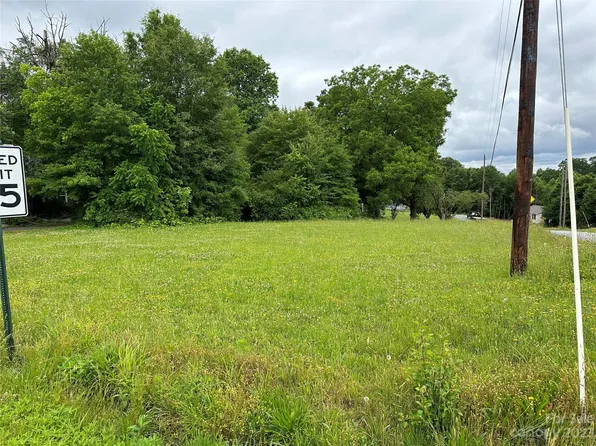 33rd St SW, Hickory, NC 28602