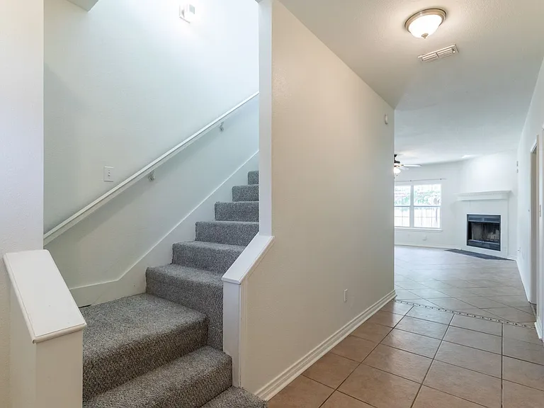 3310 Silver Oaks Dr — Photo 19