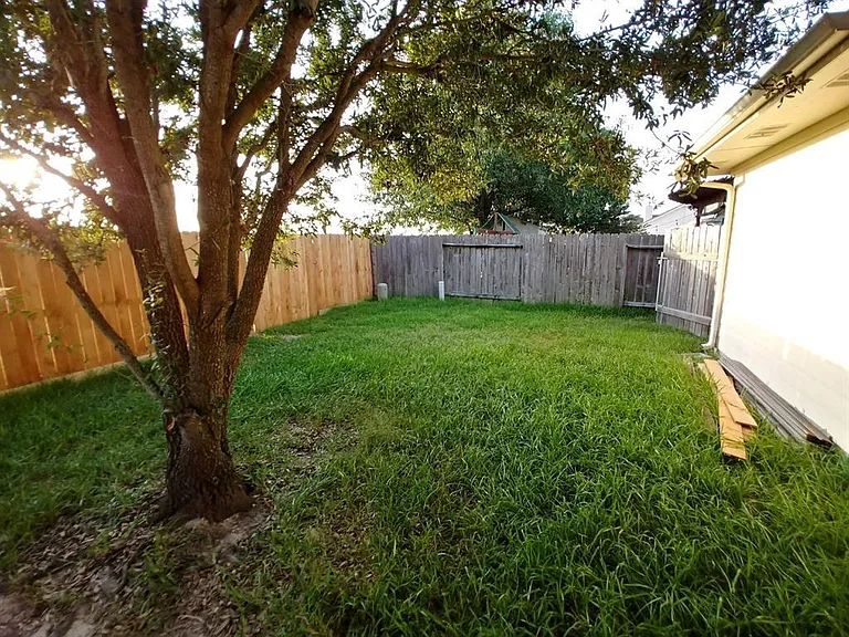 8911 Starlamp Ln — Photo 28
