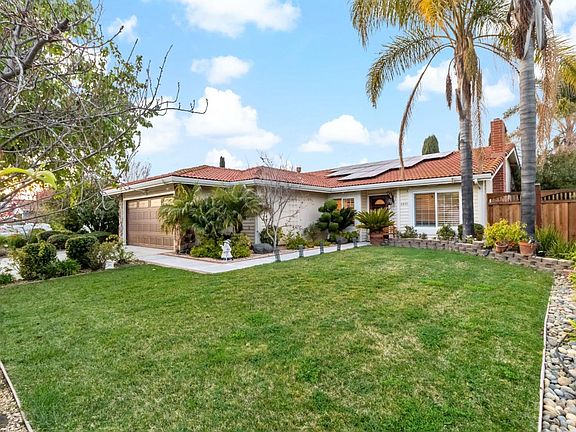 2nd image of 2831 Riedel Rd